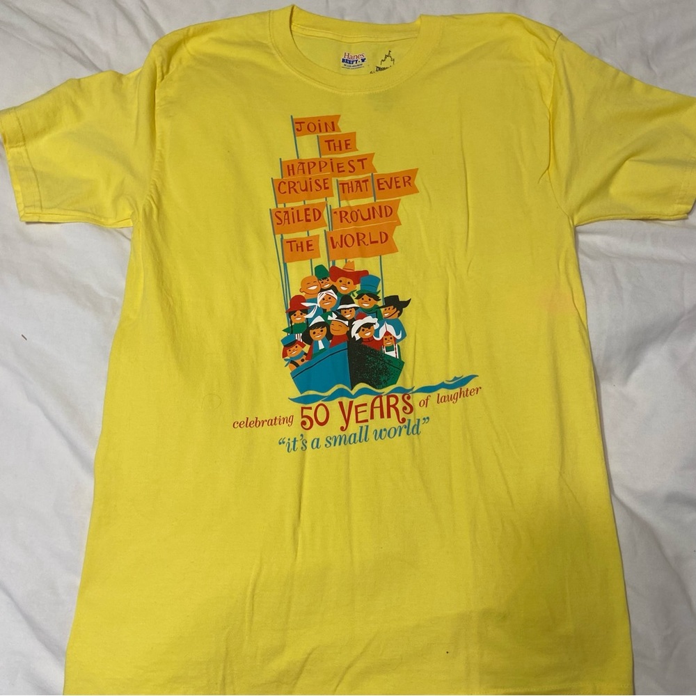 Disney T-shirt It’s a Small World